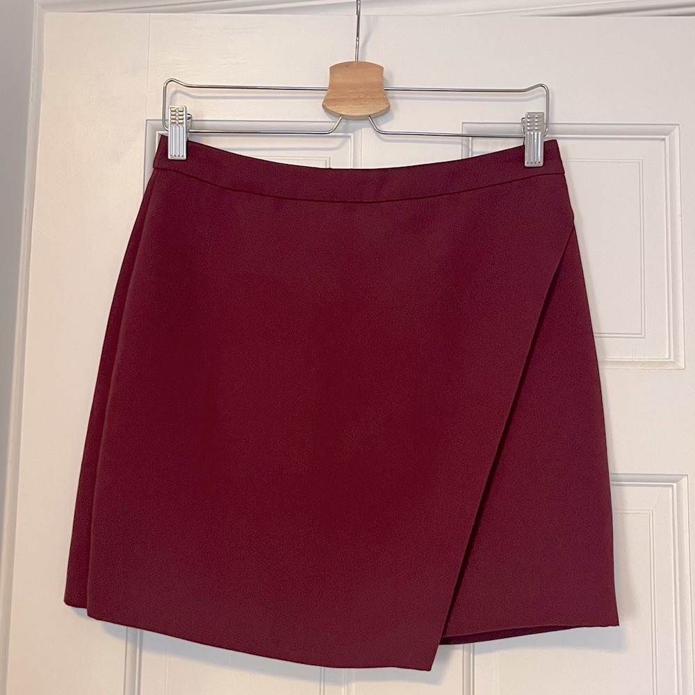 💌MUST GO Free shipping! Banana Republic Faux Wrap Skirt - Maroon - Size 4